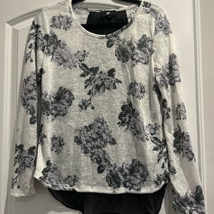 **NWT** Iz Byer Floral Top